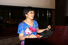 分論壇一：中建三局三公司全額承包科科長(zhǎng)吳偉峰做主題發(fā)言