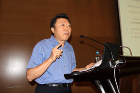 分論壇三：中交四航局信息中心主任鄧和平做主題發(fā)言
