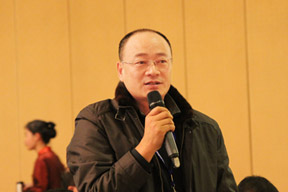 代表現(xiàn)場(chǎng)提問交流