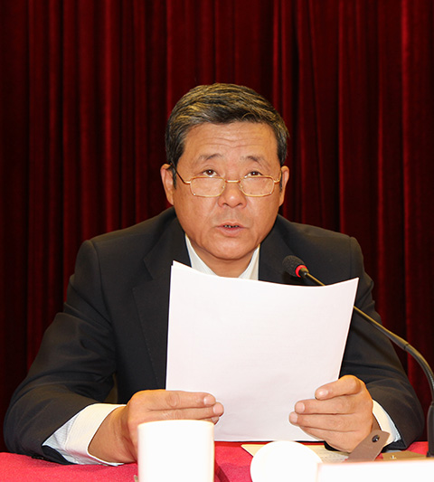 中施企協(xié)李鴻慶副會(huì)長兼秘書長宣讀有關(guān)表彰通知