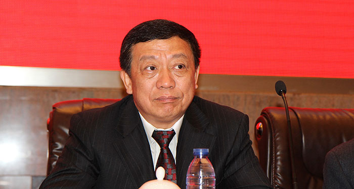 中施企協(xié)副秘書(shū)長(zhǎng)李清旭宣讀《關(guān)于調(diào)整中施企協(xié)信息化工作委員會(huì)專(zhuān)家委員會(huì)委員的決定》并發(fā)布《工程建設(shè)行業(yè)信息化發(fā)展報(bào)告(2014)》