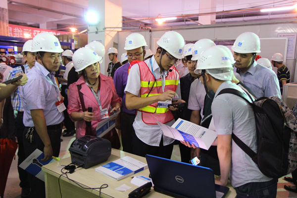 現(xiàn)場觀摩與交流