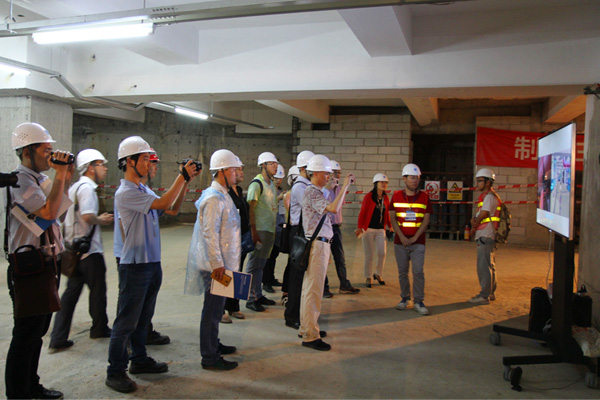 現(xiàn)場觀摩與交流