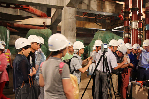 現(xiàn)場(chǎng)觀摩與交流