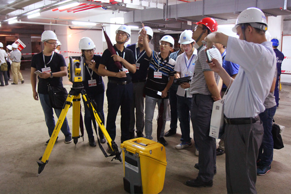 現(xiàn)場觀摩與交流