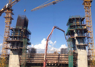 瀾滄江大橋景哈側(cè)索塔下橫梁澆筑完成