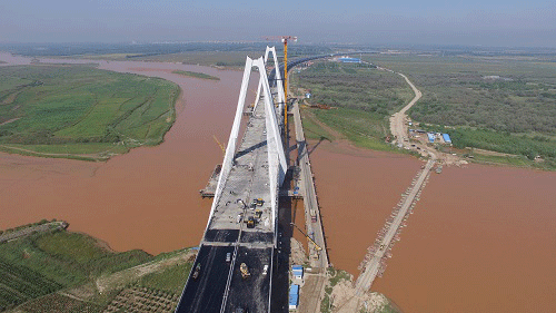 中咨集團(tuán)設(shè)計的寧夏永寧黃河公路特大橋順利合龍
