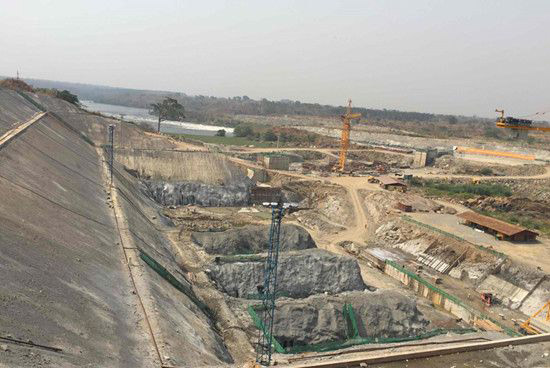 烏干達(dá)卡魯瑪項目部進(jìn)水口引水壓力豎井全部順利貫通