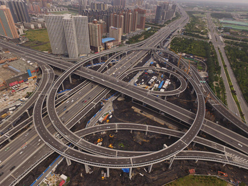 鄭州農(nóng)業(yè)路項目部中州大道立交橋梁全面通車