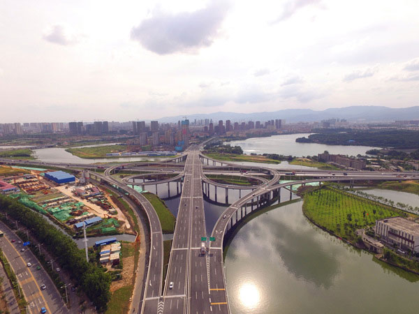 中國中鐵四局集團第五工程有限公司參建的昌九快速路一期工程全線建成通車