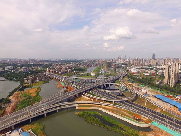 中國中鐵四局集團第五工程有限公司參建的昌九快速路一期工程全線建成通車