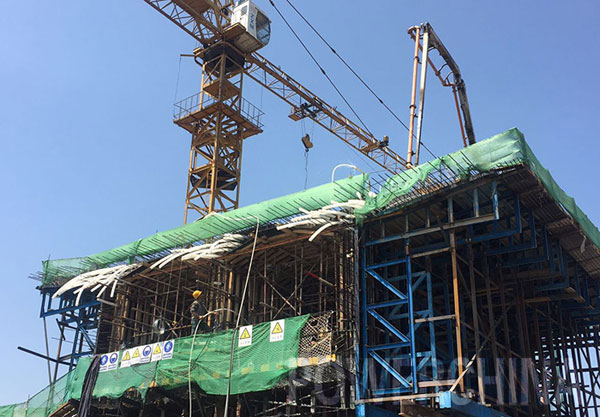 國道310渭河特大橋工程連續(xù)梁首倉澆筑完成