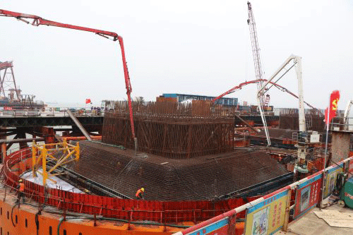 平潭大橋最高主塔墩承臺(tái)澆筑完成