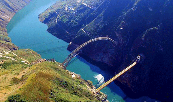 填補世界橋梁建設(shè)技術(shù)空白，新建大瑞鐵路瀾滄江特大橋順利豎轉(zhuǎn)就位