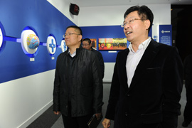 與會代表參觀企業(yè)和現(xiàn)場觀摩交流