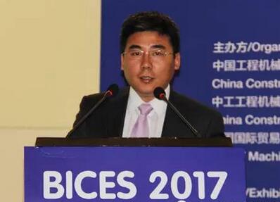 會(huì)議由中國(guó)國(guó)際貿(mào)促會(huì)機(jī)械行業(yè)分會(huì)副會(huì)長(zhǎng)周衛(wèi)東主持。