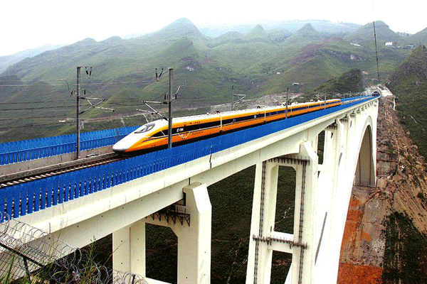 滬昆客專首列動車組檢測車通過北盤江特大橋 