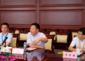 中南建設(shè)董事局主席陳錦石接受企業(yè)信息化情況