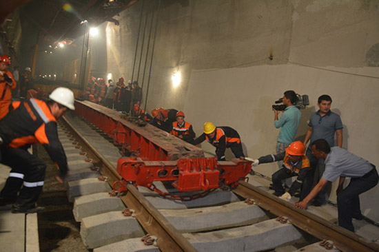 烏茲別克斯坦安琶鐵路全線正式貫通