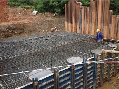 中鐵二十一局集團一公司昌贛客專項目部樟樹境大橋首個承臺澆筑完成