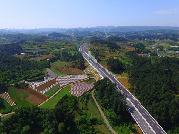 中交路建貴黔高速順利建成通車