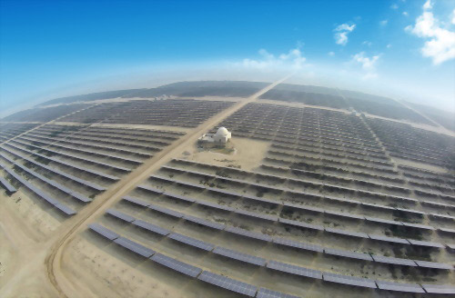 &ldquo;中巴經(jīng)濟走廊&rdquo;全球單體規(guī)模最大光伏項目發(fā)電