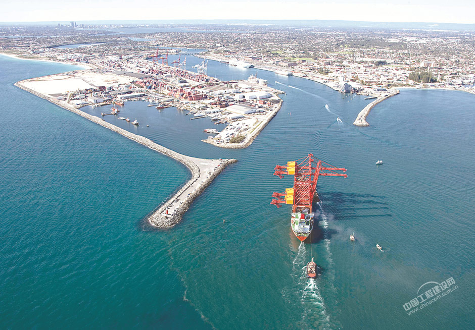 振華新式岸橋銷往澳大利亞