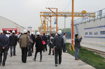 中交二航局鄭州航空港制梁場觀摩