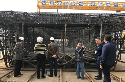 中交二航局鄭州航空港制梁場觀摩