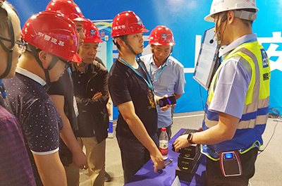 中建三局二公司武漢長(zhǎng)江航運(yùn)中心項(xiàng)目現(xiàn)場(chǎng)觀摩